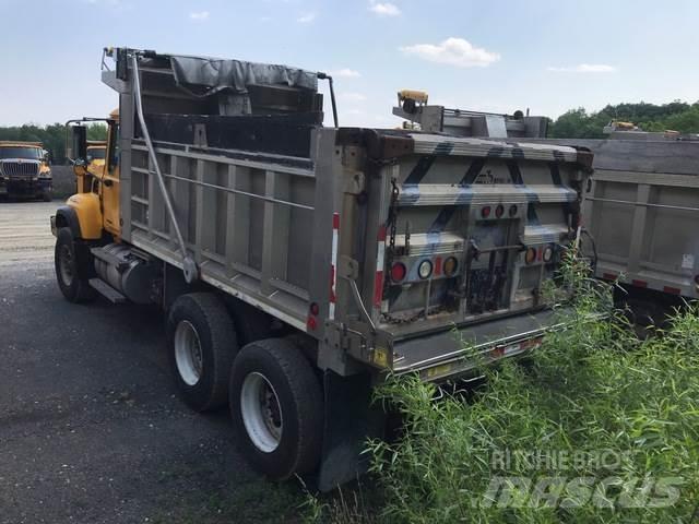 Mack CV700 حراثات ونصول الجليد