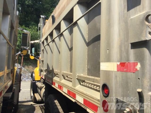 Mack CV700 حراثات ونصول الجليد