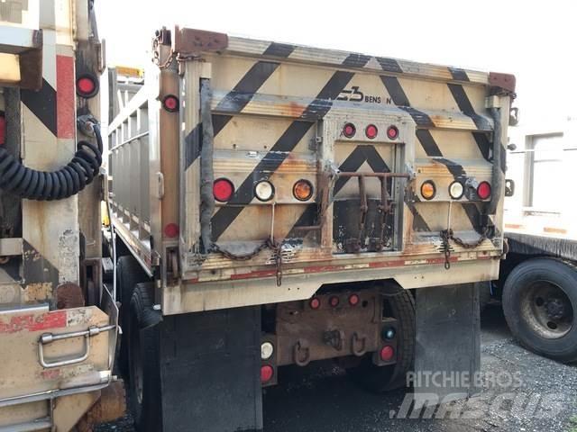 Mack CV700 شاحنات قلابة