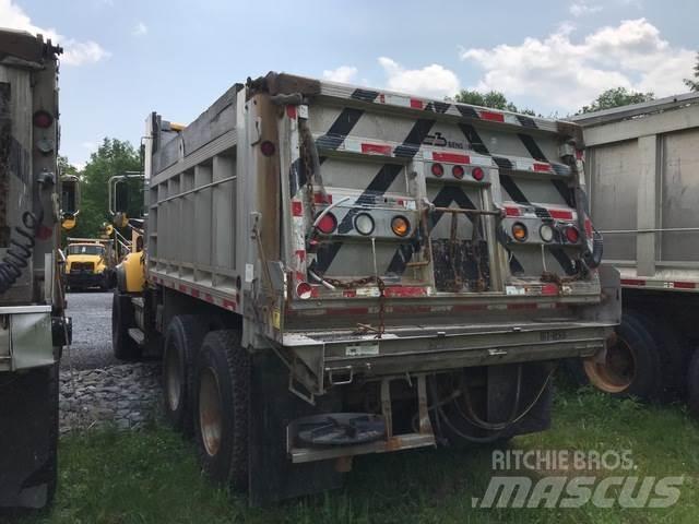 Mack CV700 حراثات ونصول الجليد