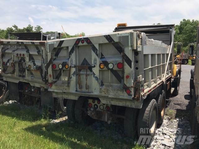 Mack CV700 حراثات ونصول الجليد