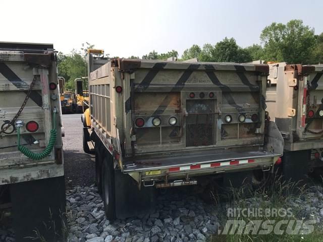 Mack CV700 حراثات ونصول الجليد