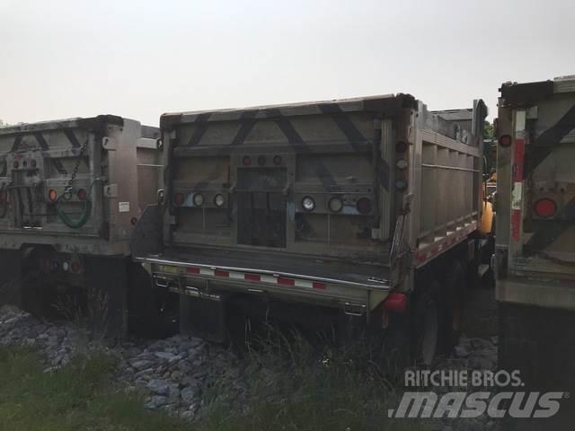 Mack CV700 حراثات ونصول الجليد