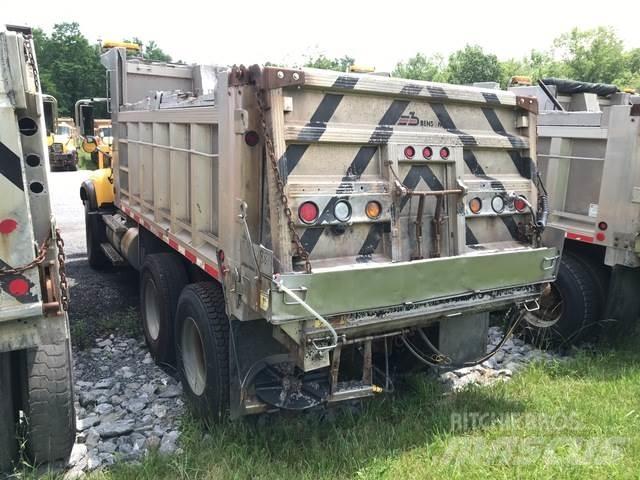 Mack CV700 حراثات ونصول الجليد