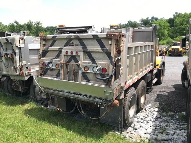 Mack CV700 حراثات ونصول الجليد