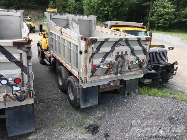 Mack CV700 حراثات ونصول الجليد