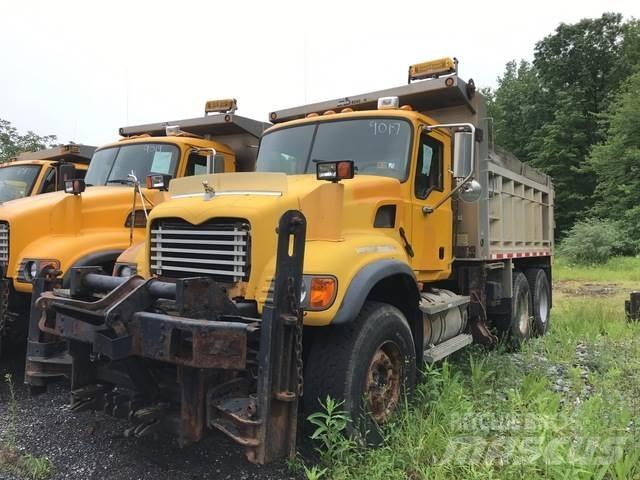 Mack CV700 شاحنات قلابة