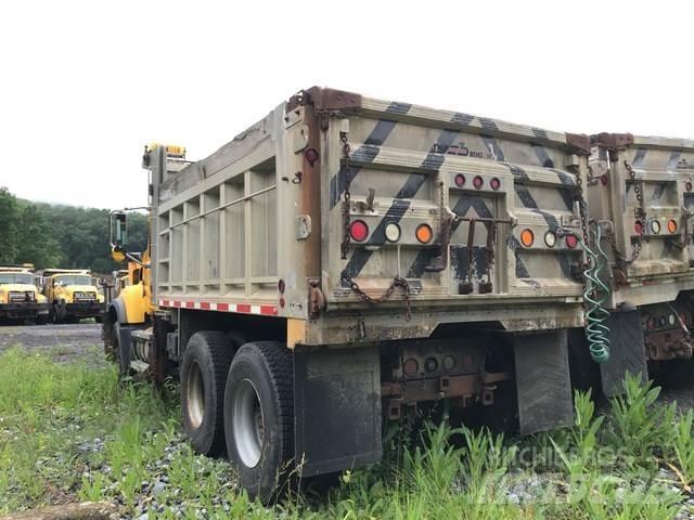 Mack CV700 شاحنات قلابة