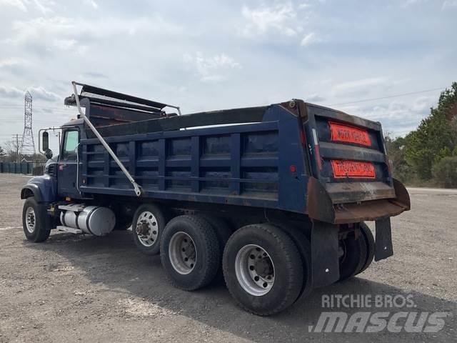Mack CV713 شاحنات قلابة