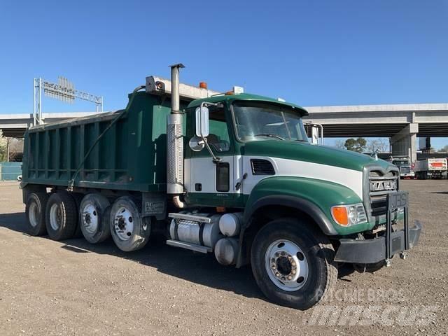 Mack CV713 شاحنات قلابة