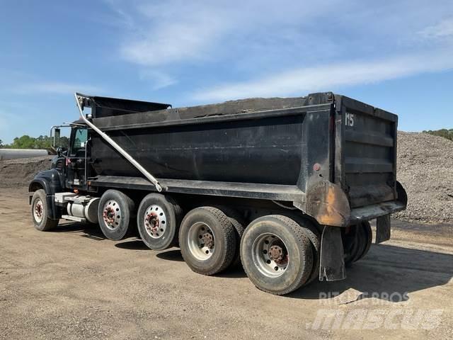 Mack CV713 شاحنات قلابة