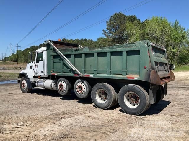 Mack CV713 شاحنات قلابة