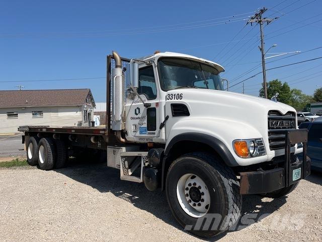 Mack CV713 شاحنات مسطحة/مفصلية الجوانب