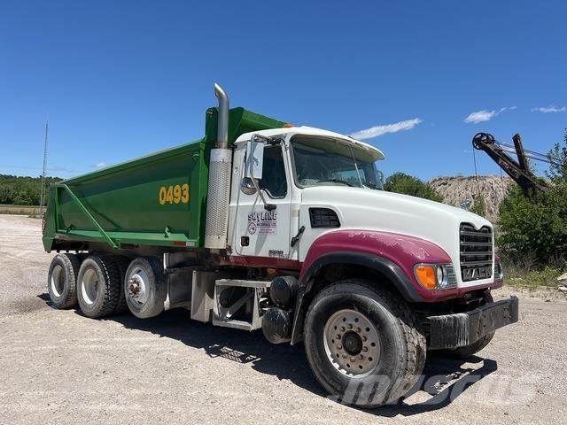 Mack CV713 شاحنات قلابة