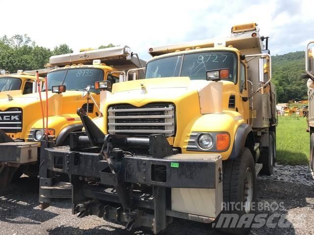 Mack CV713 حراثات ونصول الجليد