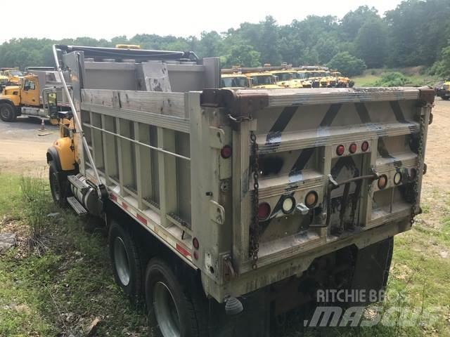 Mack CV713 شاحنات قلابة