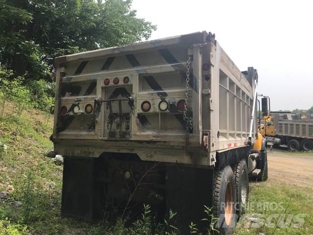 Mack CV713 شاحنات قلابة
