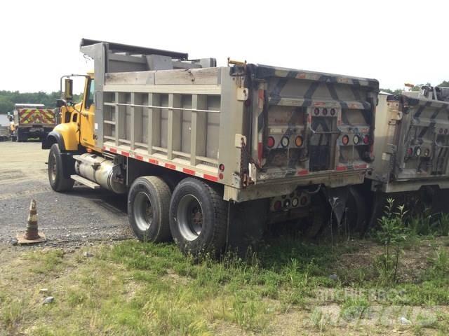 Mack CV713 شاحنات قلابة