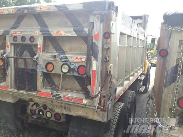 Mack CV713 شاحنات قلابة