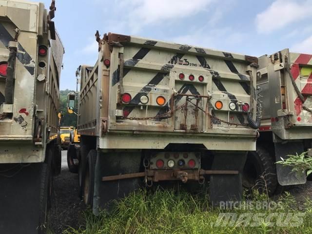 Mack CV713 شاحنات قلابة