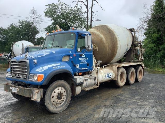 Mack CV713 شاحنات أخرى