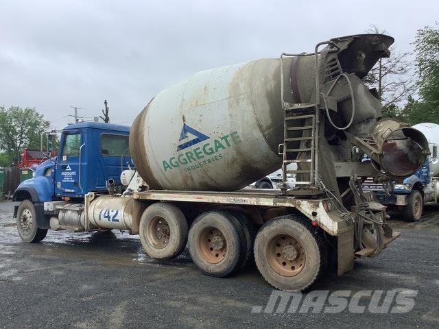 Mack CV713 شاحنات أخرى