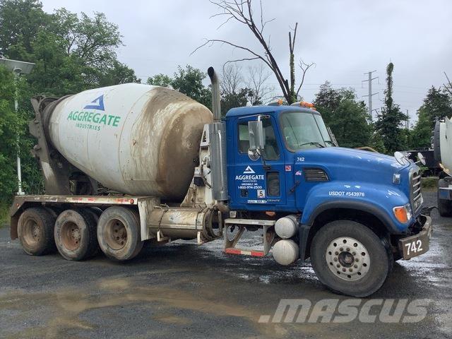 Mack CV713 شاحنات أخرى