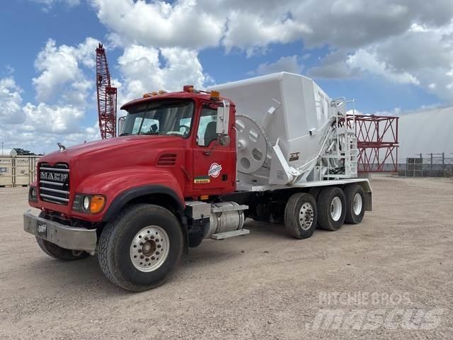 Mack CV713 شاحنات أخرى
