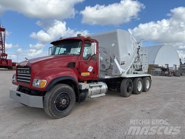 Mack CV713 شاحنات أخرى