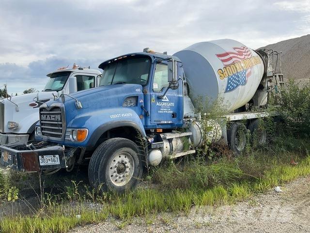Mack CV713 شاحنات أخرى