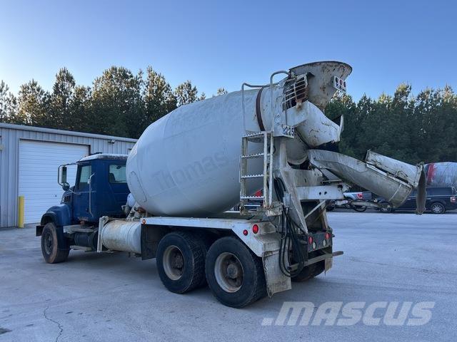 Mack CV713 شاحنات أخرى