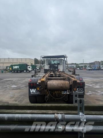 Mack CV713 شاحنات لوادر