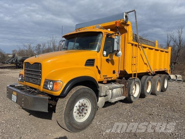 Mack CV713 شاحنات قلابة