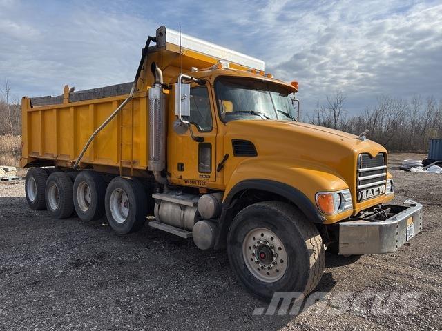 Mack CV713 شاحنات قلابة