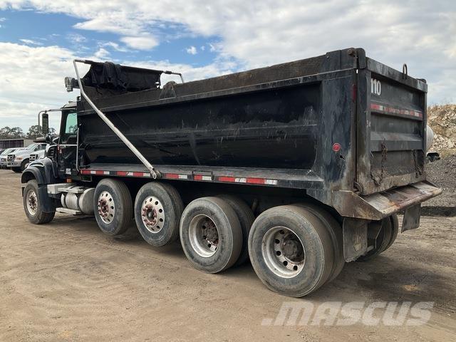 Mack CV713 شاحنات قلابة