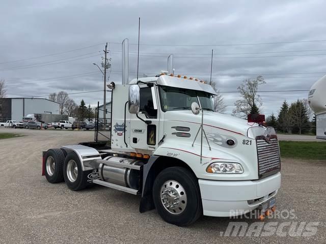 Mack CXN613 وحدات الجر