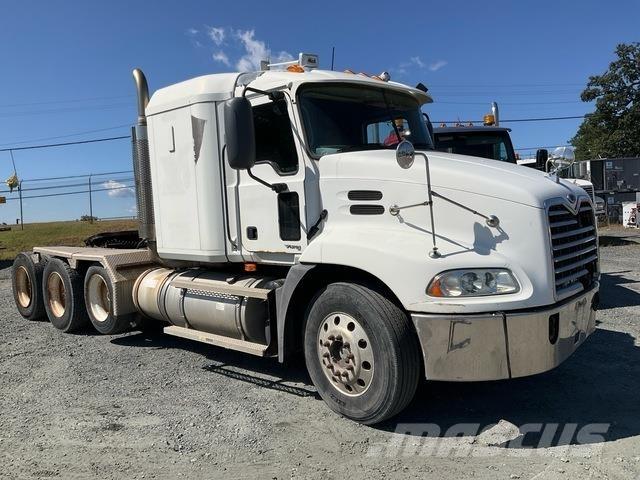Mack CXN613 وحدات الجر