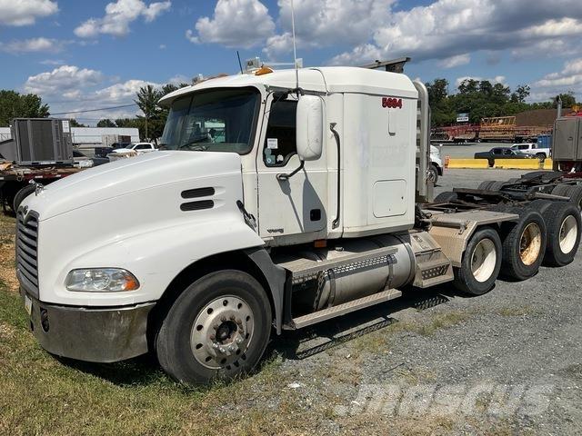 Mack CXN613 وحدات الجر