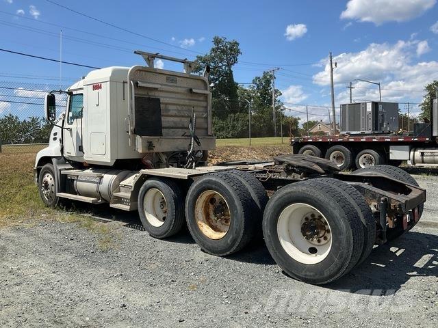 Mack CXN613 وحدات الجر