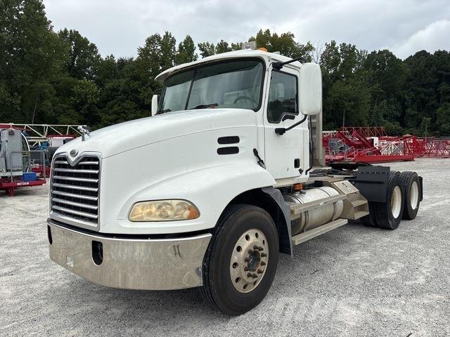 Mack CXN613 وحدات الجر