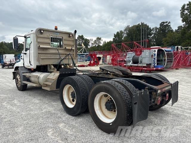 Mack CXN613 وحدات الجر