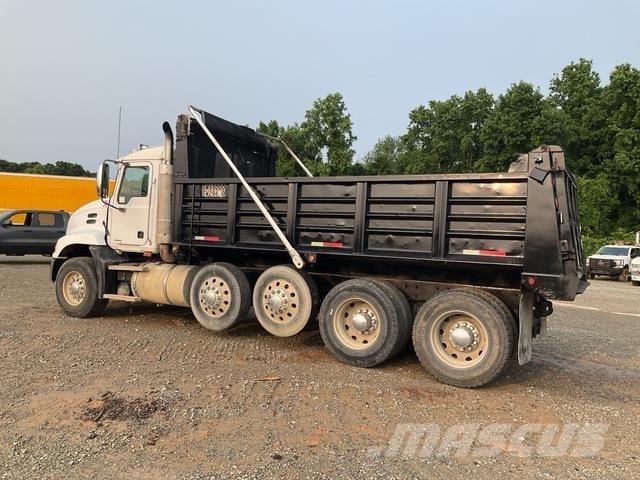 Mack CXN613 شاحنات قلابة