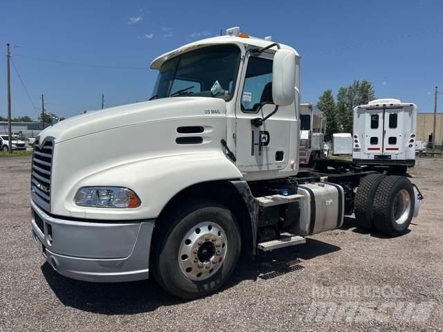 Mack CXU612 وحدات الجر