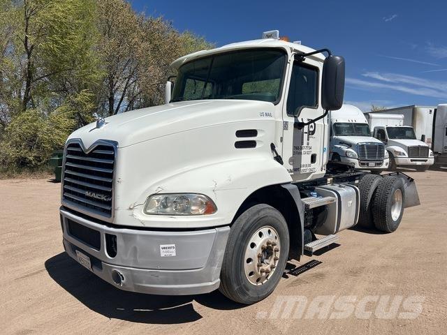 Mack CXU612 وحدات الجر