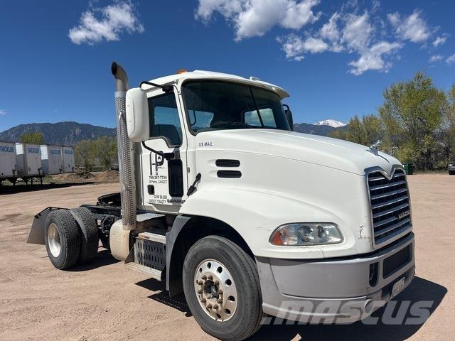 Mack CXU612 وحدات الجر