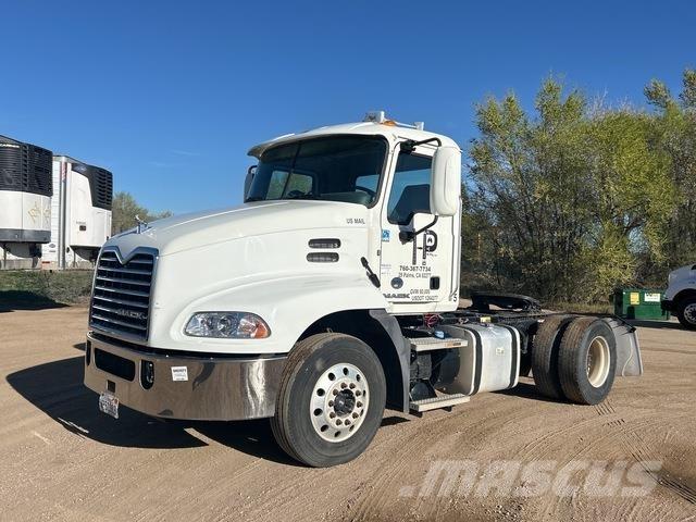 Mack CXU612 وحدات الجر