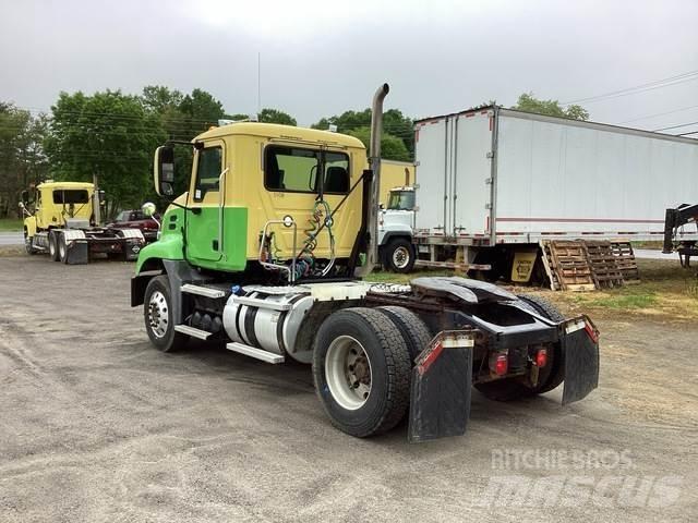 Mack CXU612 وحدات الجر