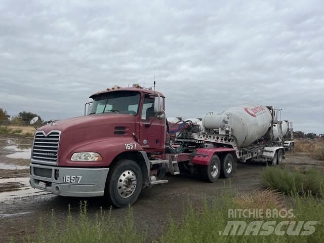 Mack CXU613 وحدات الجر