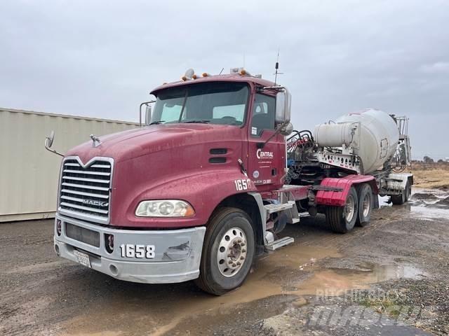 Mack CXU613 وحدات الجر