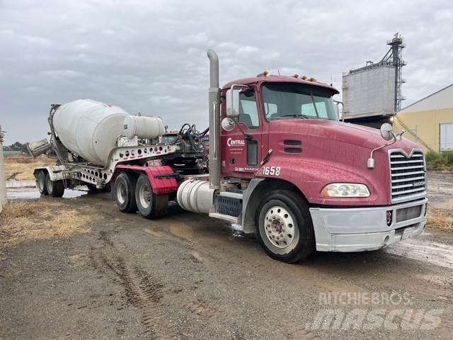 Mack CXU613 وحدات الجر